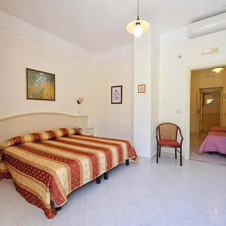Hotel Park Maria San Menaio
