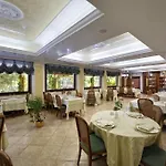 玛丽亚公园别墅酒店 3* 圣梅纳伊欧